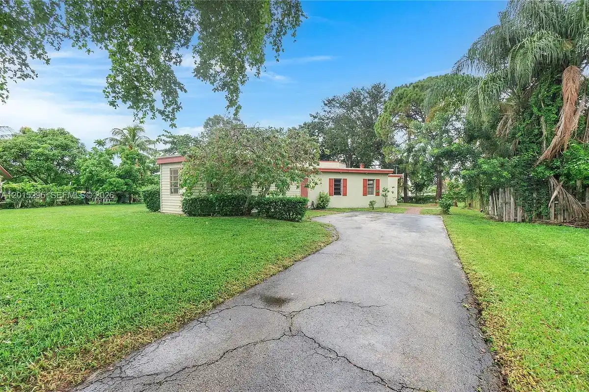 4561 NW 79th Ave, Lauderhill: photo 1 of 46