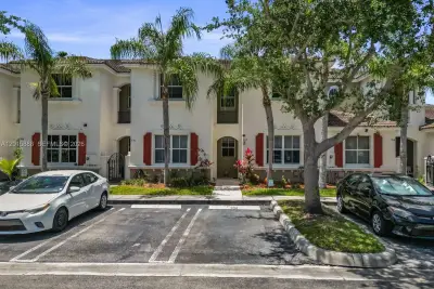 934 NE 42nd Ter, Homestead: photo 1 of 37