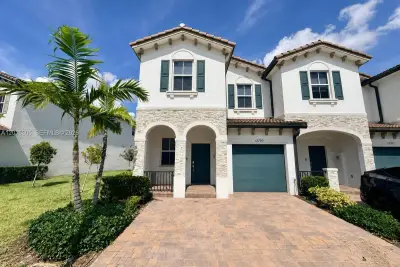 12750 NW 23rd Pl, Miami: photo 1 of 38