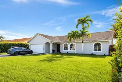 15046 SW 148th Pl, Miami: photo 1 of 34