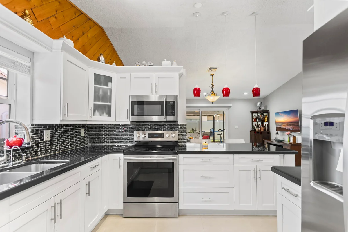 8620 NW 48th St, Lauderhill: photo 1 of 71