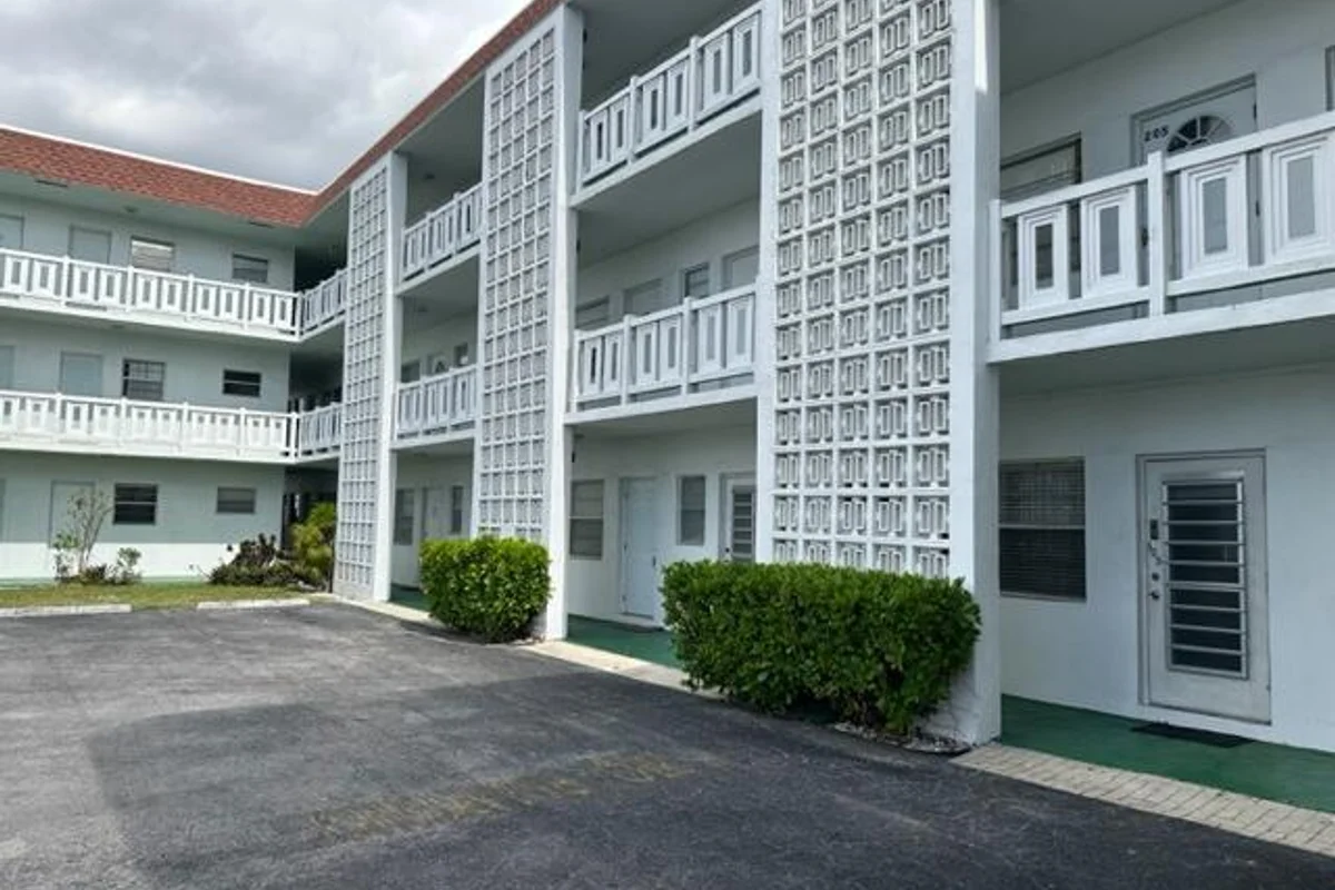 1380 NW 43 Ter #306, Lauderhill: photo 1 of 25