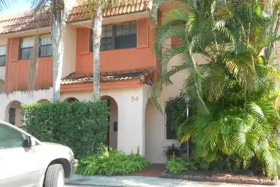 54 Matador Ln, Davie: photo 1 of 20