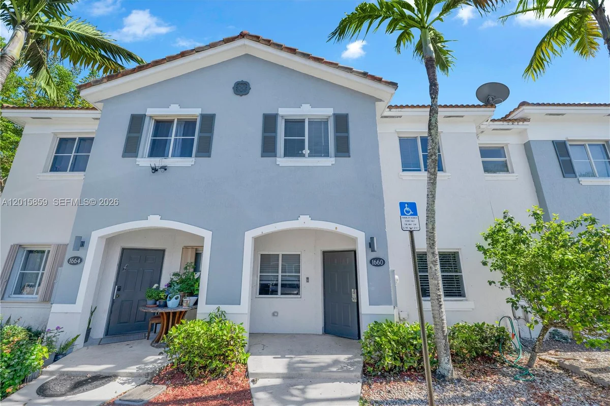 1660 SE 30th St, Homestead: photo 1 of 49