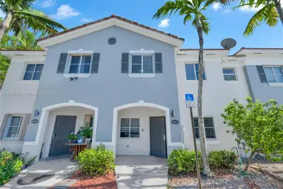 1660 SE 30th St, Homestead: photo 1 of 49