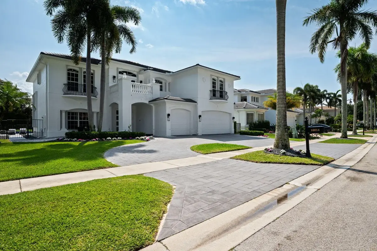 16014 Laurel Creek Dr, Delray Beach: photo 1 of 56