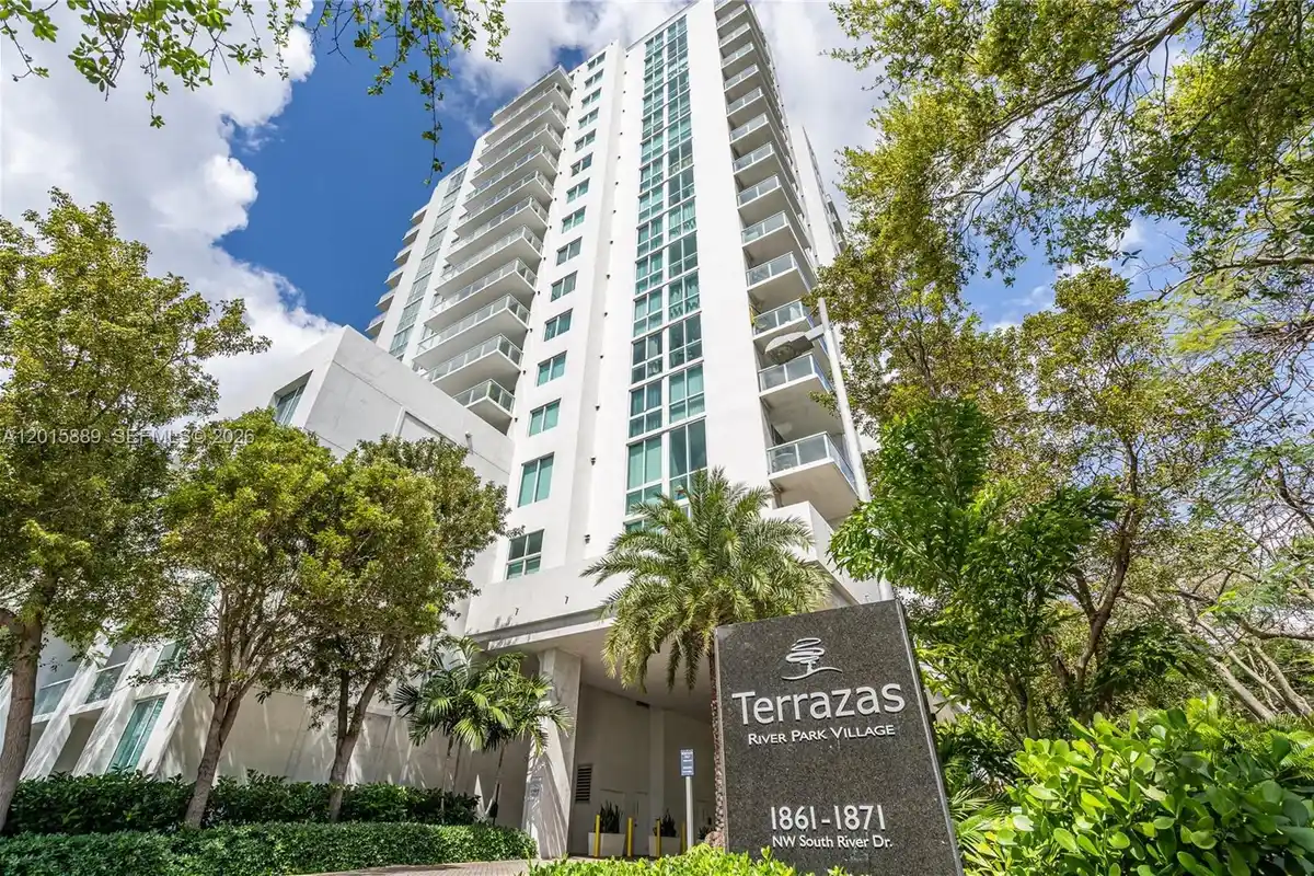 1861 S River Dr #1003, Miami: photo 1 of 35