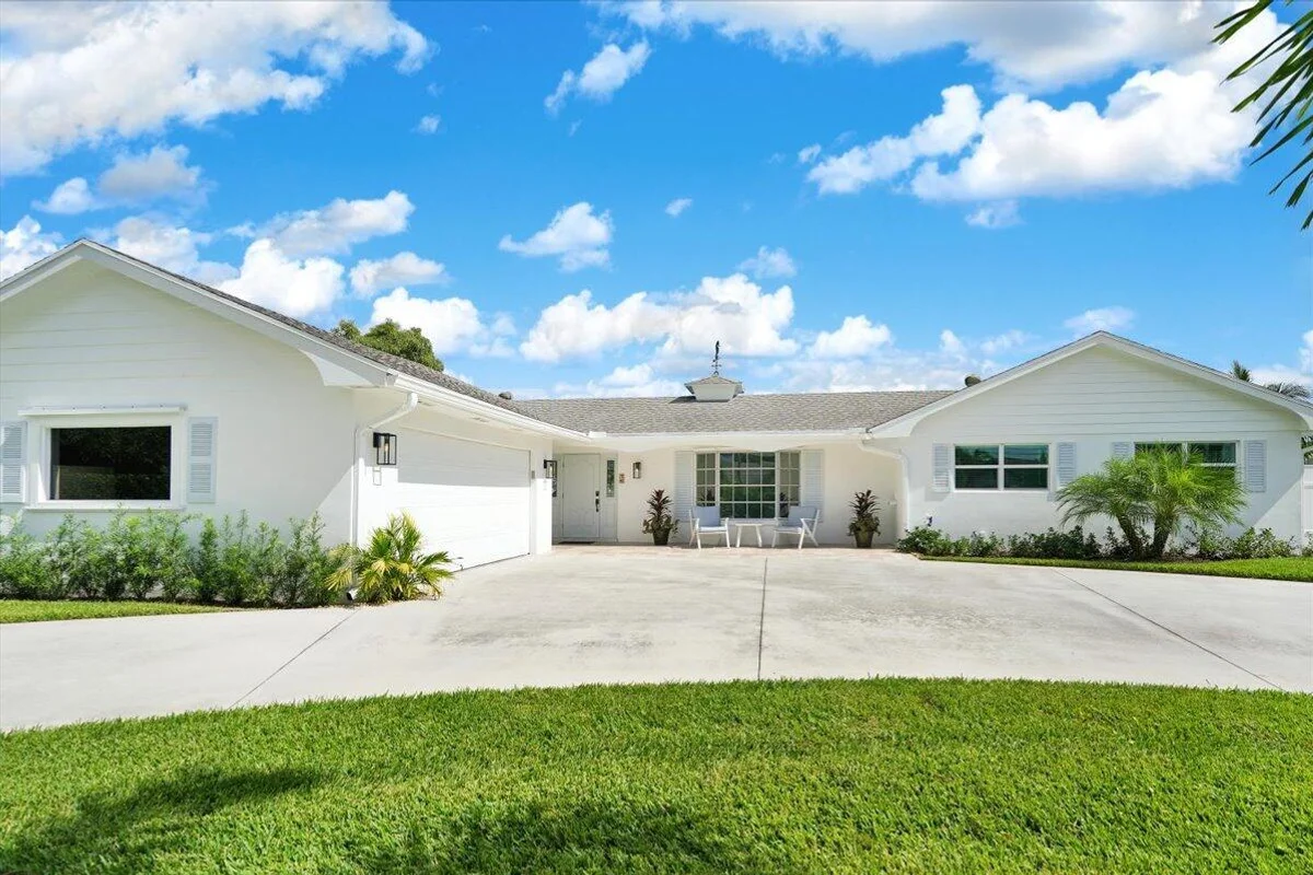 76 W Fairview W, Tequesta: photo 1 of 31