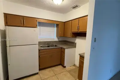 5200 NW 16th St, Lauderhill: photo 1 of 92
