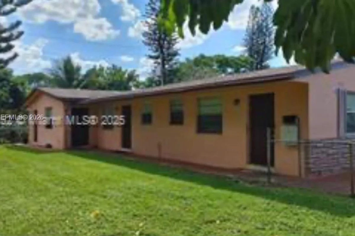 5210 NW 16th St, Lauderhill: photo 1 of 24
