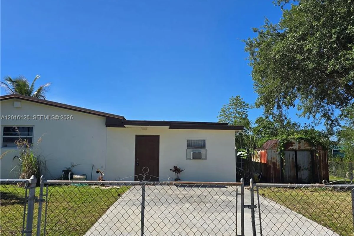 27660 SW 162nd Ave, Homestead: photo 1 of 11