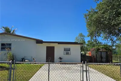 27660 SW 162nd Ave, Homestead: photo 1 of 11