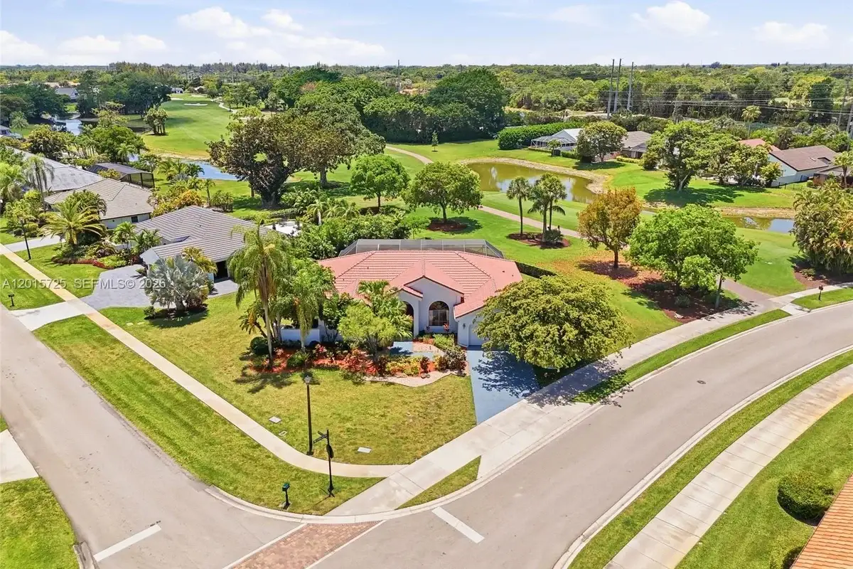 11008 Boca Woods Ln, Boca Raton: photo 1 of 70