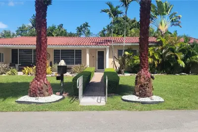 6021 SW 62nd Pl, South Miami: photo 1 of 61