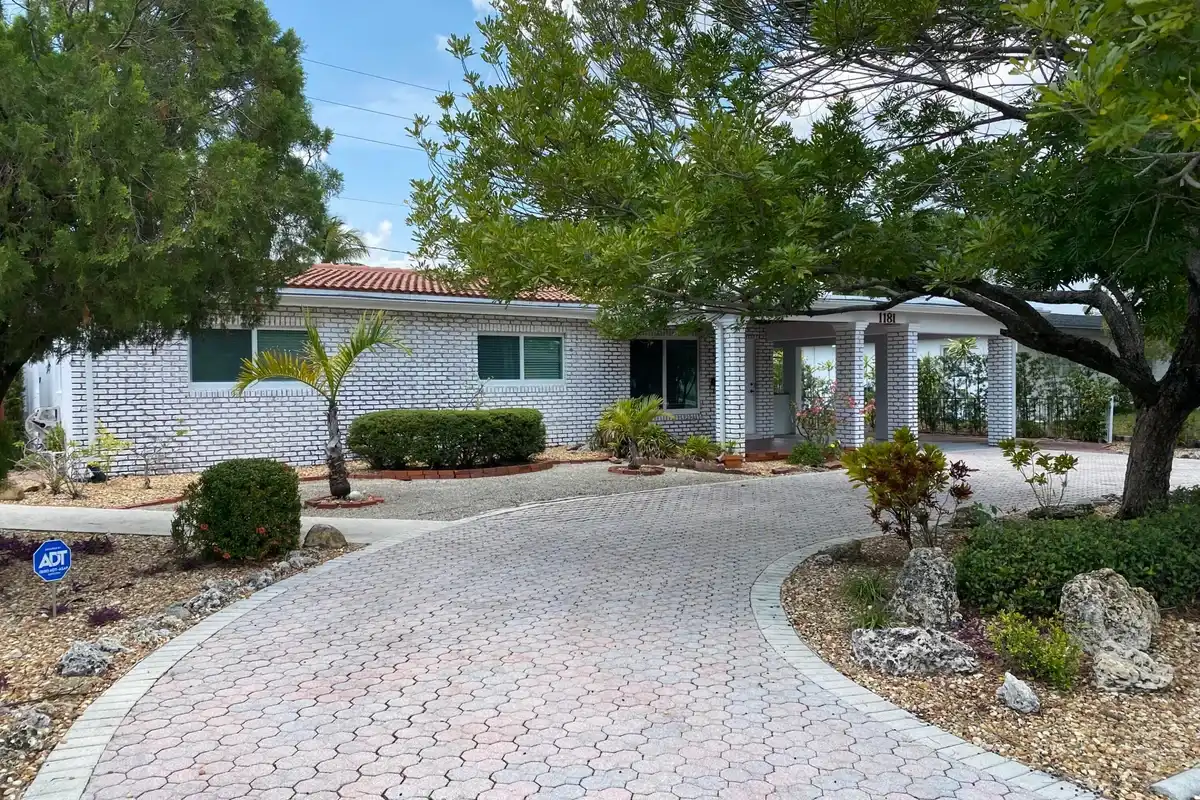 1181 SW 4th Ter, Pompano Beach: photo 1 of 39