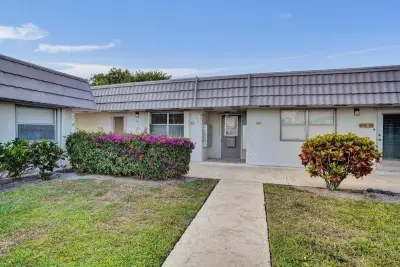 108 Valencia Blvd #E108, Delray Beach: photo 1 of 36