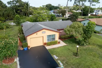 6121 Rainbow Cir, Lake Worth: photo 1 of 49