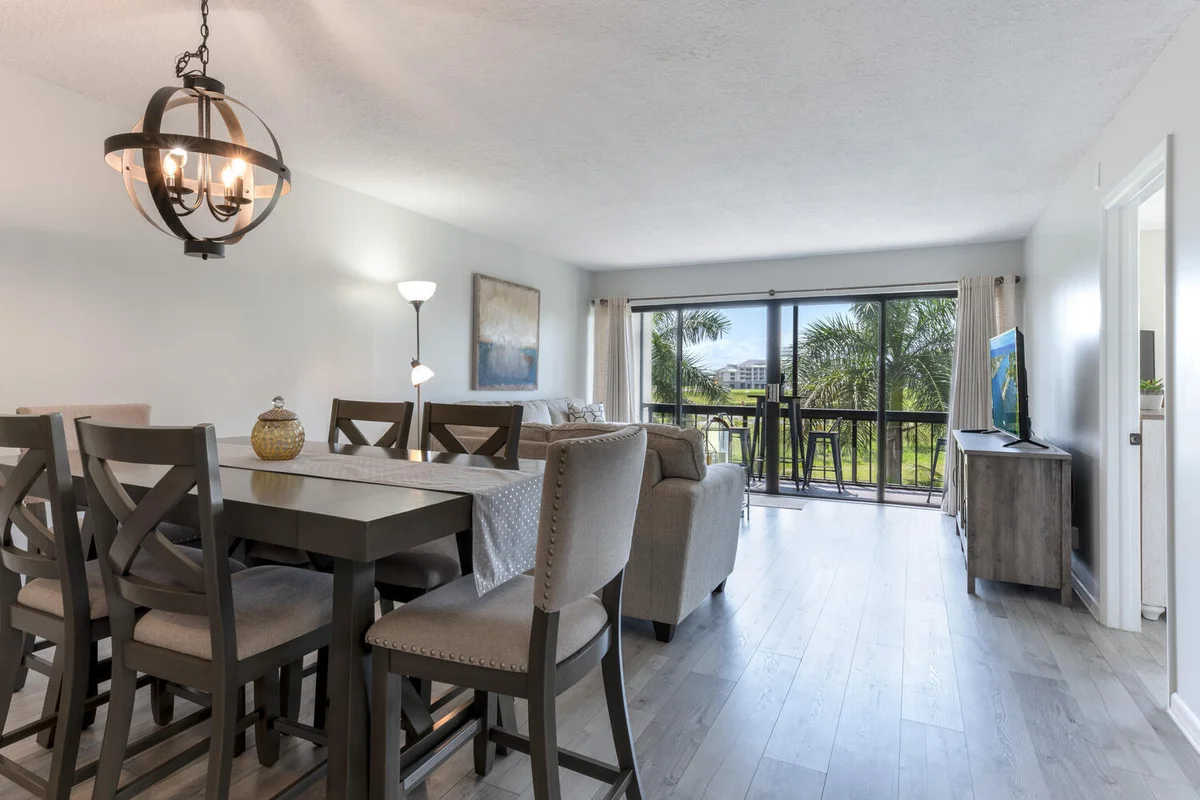 3050 Presidential Way #305, West Palm Beach: photo 1 of 23