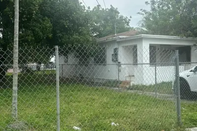 1891 NW 62nd Ter, Miami: photo 1 of 5