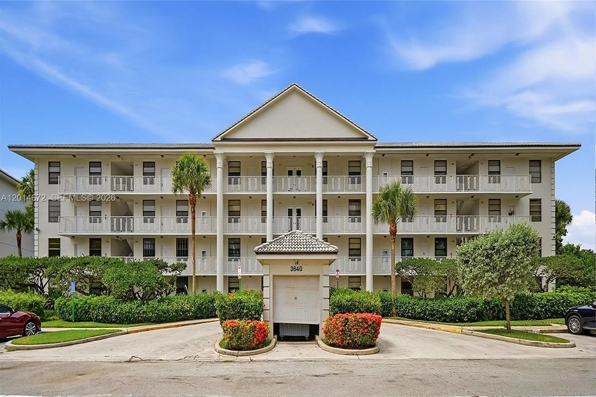 3640 Whitehall Dr #406, West Palm Beach: photo 1 of 35