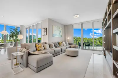 701 N Fort Lauderdale Beach Blvd #406, Fort Lauderdale: photo 1 of 50