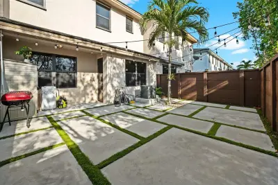 15776 NW 91st Ct, Miami Lakes: photo 1 of 37