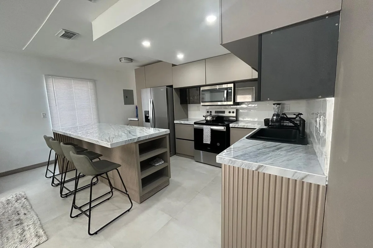 217 SW 15th St, Fort Lauderdale: photo 1 of 20