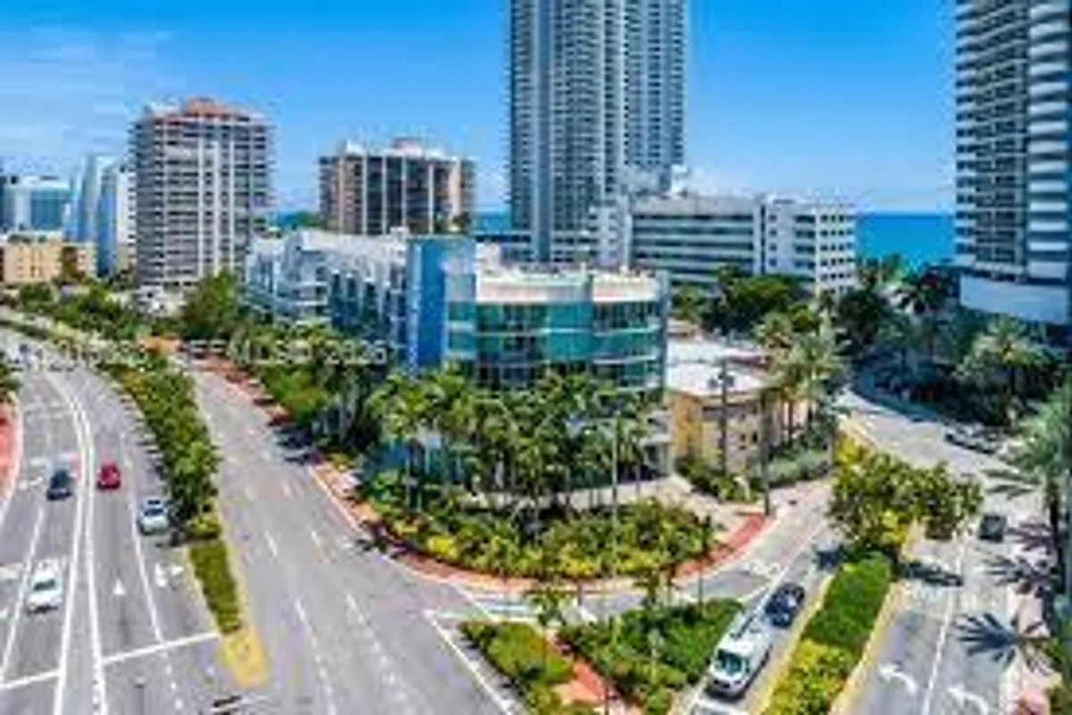 6305 Indian Creek Dr #4C, Miami Beach: photo 1 of 10
