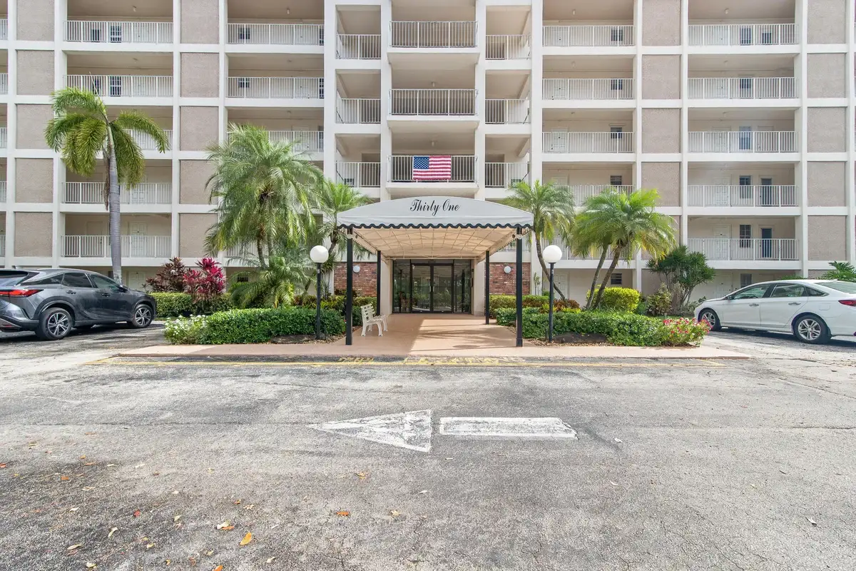 2901 S Palm Aire Dr #501, Pompano Beach: photo 1 of 27