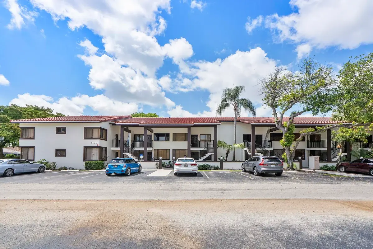 3100 NW 46th St #102, Oakland Park: photo 1 of 29