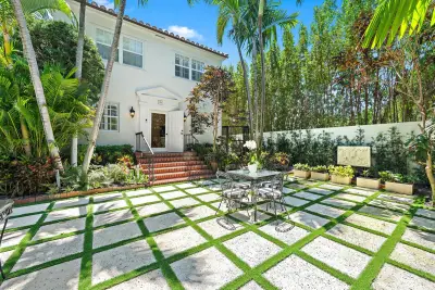 151 S County Rd #1st Fl, Palm Beach: photo 1 of 18
