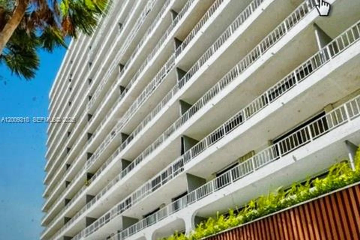 200 SE 15th Rd #PHF, Miami: photo 1 of 8