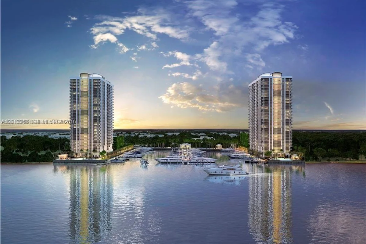 Condo in North Miami Beach: photo 1 of 10