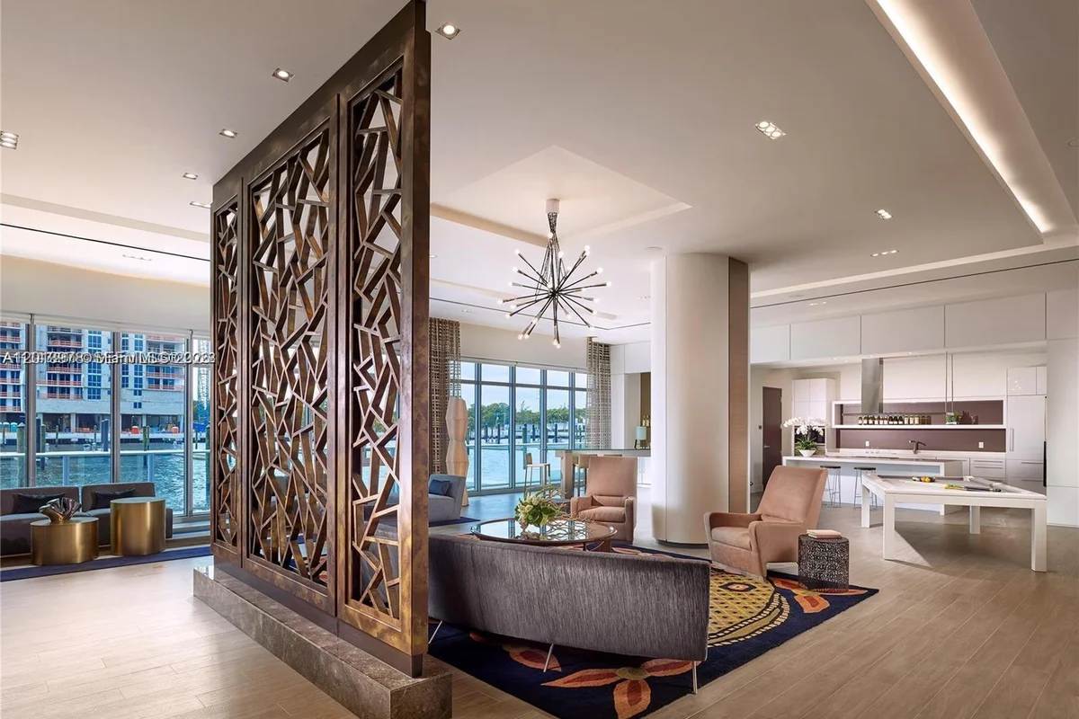 Condo in North Miami Beach: photo 1 of 22
