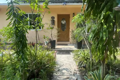 1631 NE 157th Ter, North Miami Beach: photo 1 of 39