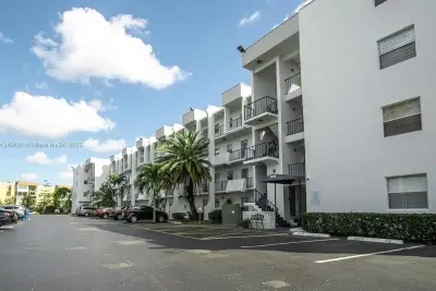 2998 Sunrise Lakes Dr E #116, Sunrise: photo 1 of 7