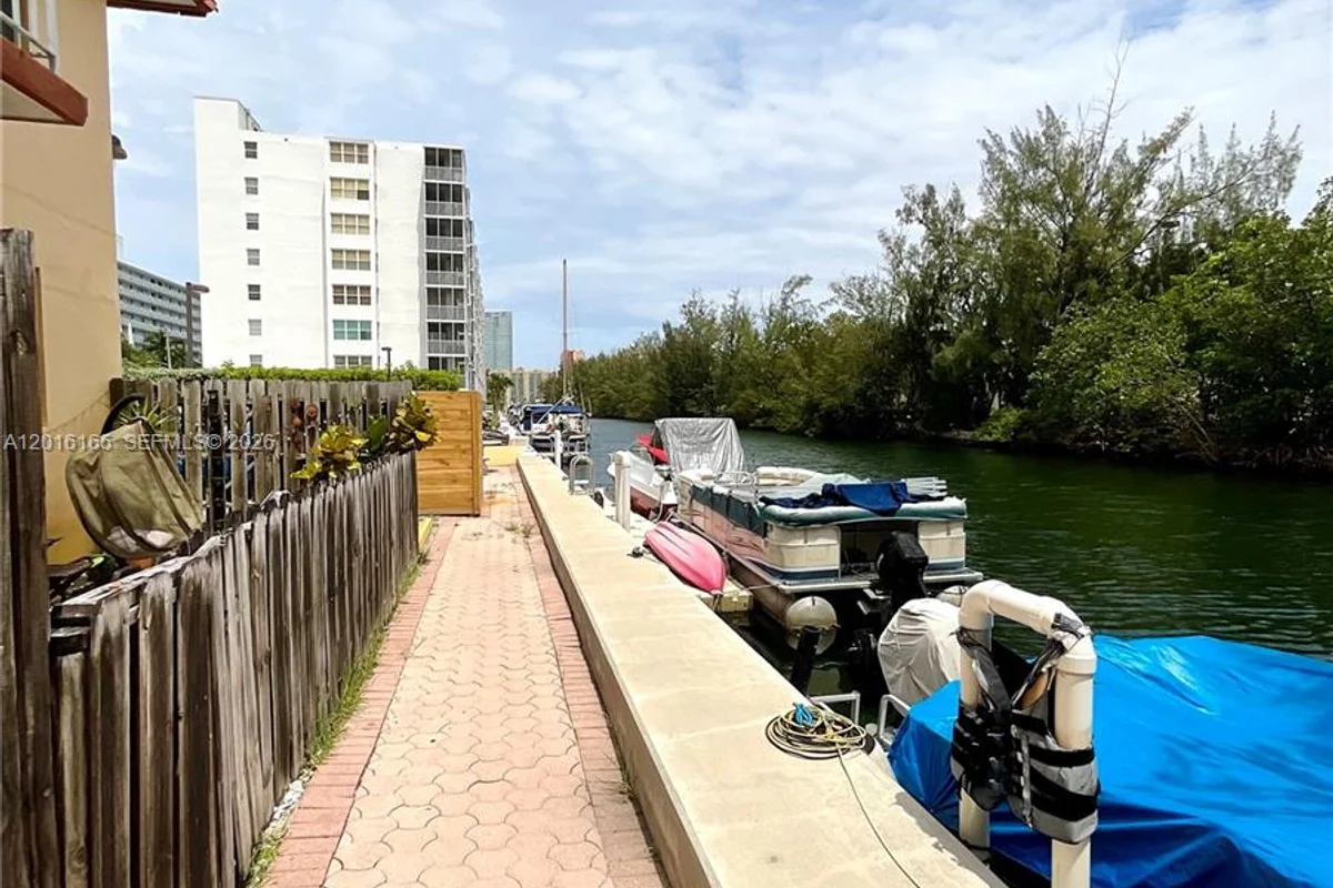 3522 NE 166th St #7, North Miami Beach: photo 1 of 11