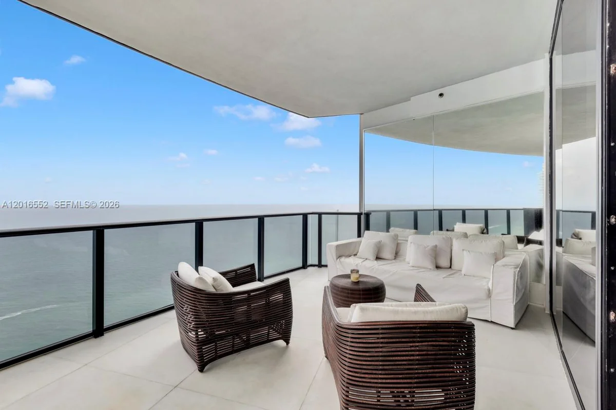 18555 Collins Ave #4605, Sunny Isles Beach: photo 1 of 40
