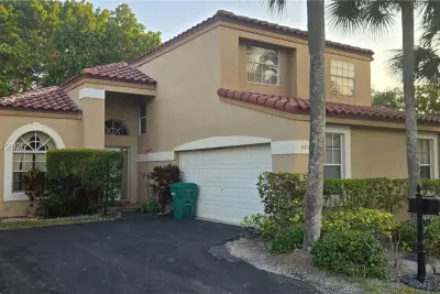 6470 NW 77th Pl, Parkland: photo 1 of 26