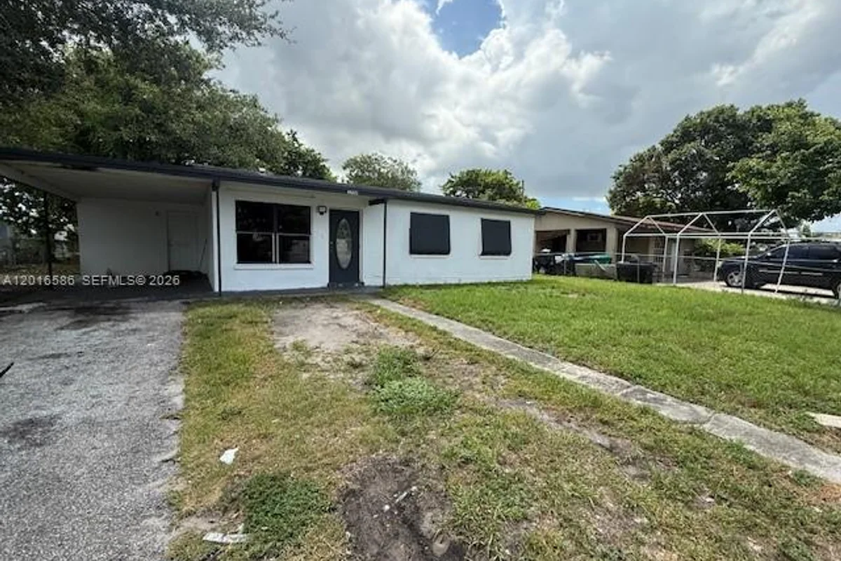 1766 NW 34th Ave, Lauderhill: photo 1 of 9