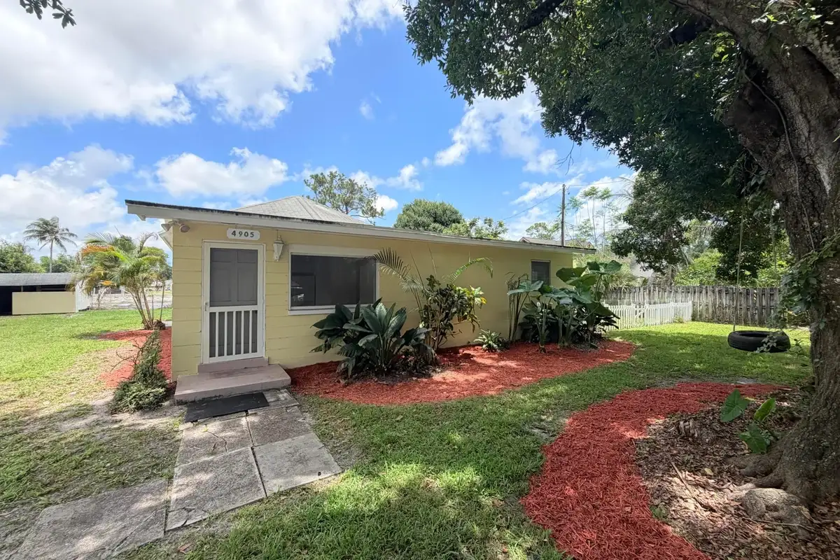 4905 Williams Rd, Palm Beach Gardens: photo 1 of 38