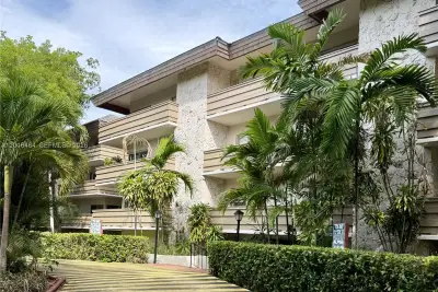 1205 Mariposa Ave #301, Coral Gables: photo 1 of 25