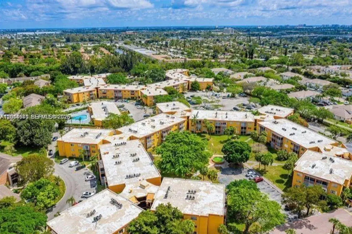 4334 NW 9th Ave #7-2F, Deerfield Beach: photo 1 of 18