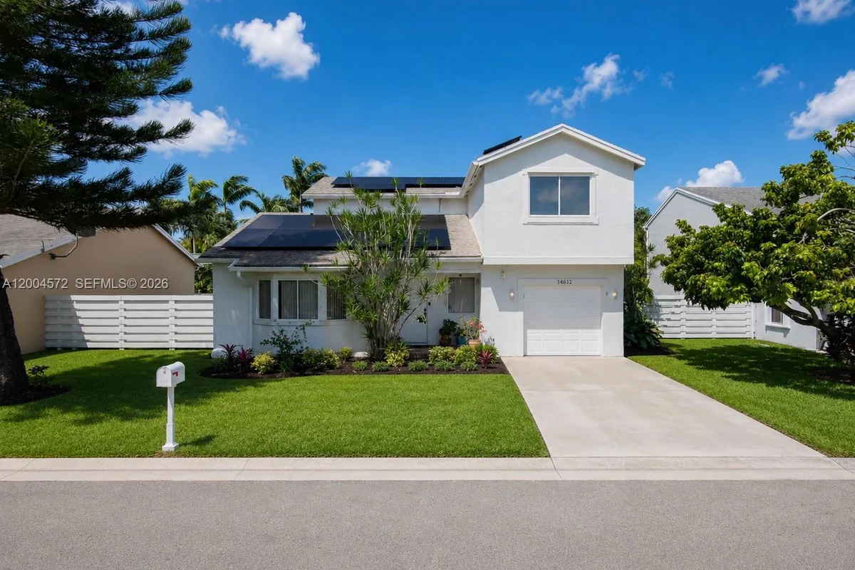 14512 SW 139th Ave Cir W, Miami: photo 1 of 31