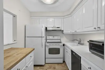 19 Hastings B, West Palm Beach: photo 1 of 40