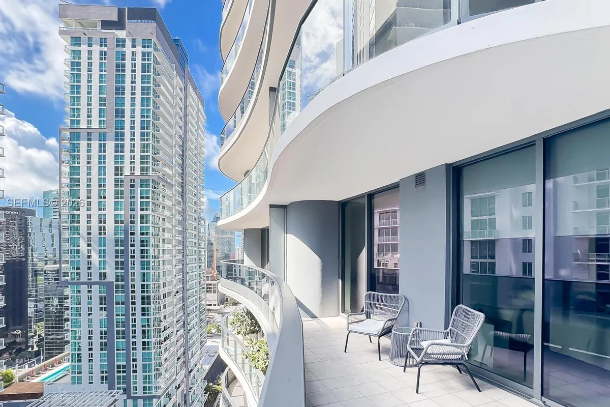 1000 Brickell Plz #2603, Miami: photo 1 of 33