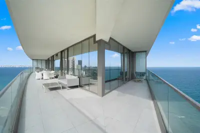 18975 Collins Ave #3205, Sunny Isles Beach: photo 1 of 17