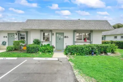 2638 E Gately Dr E #85, West Palm Beach: photo 1 of 29