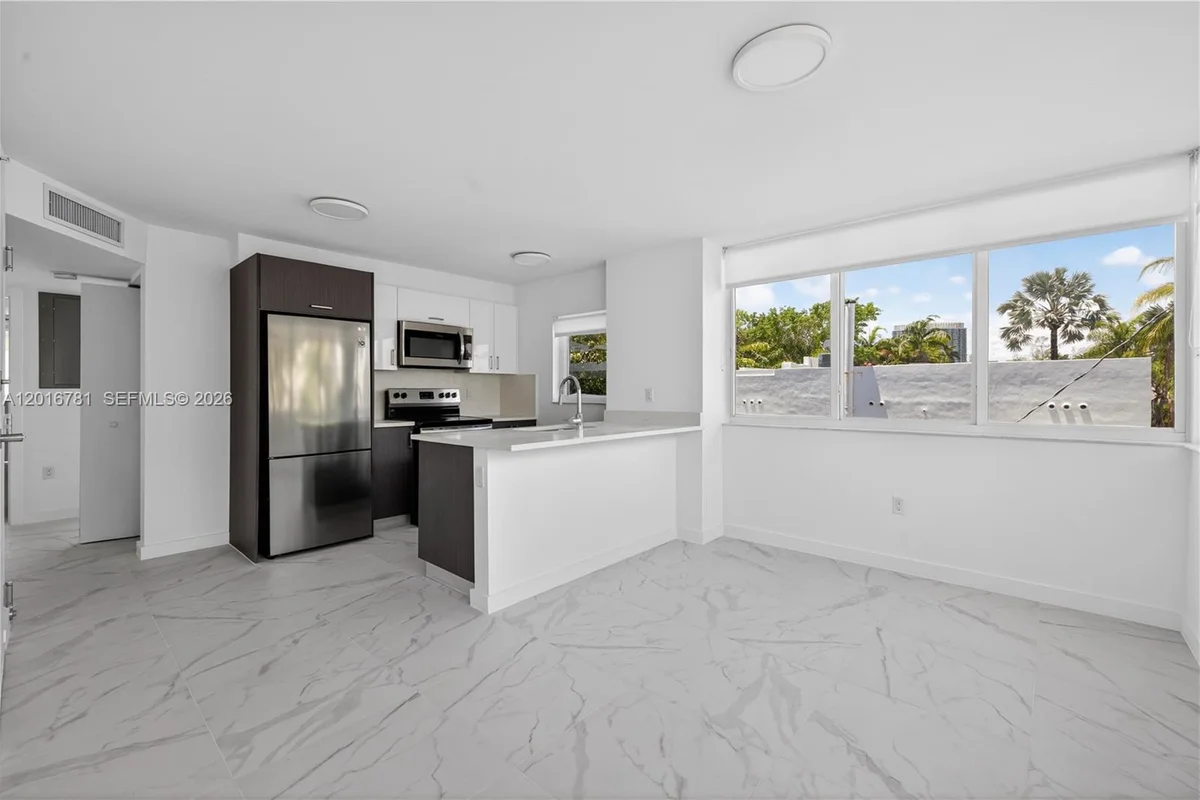 1552 Euclid Ave #08, Miami Beach: photo 1 of 15