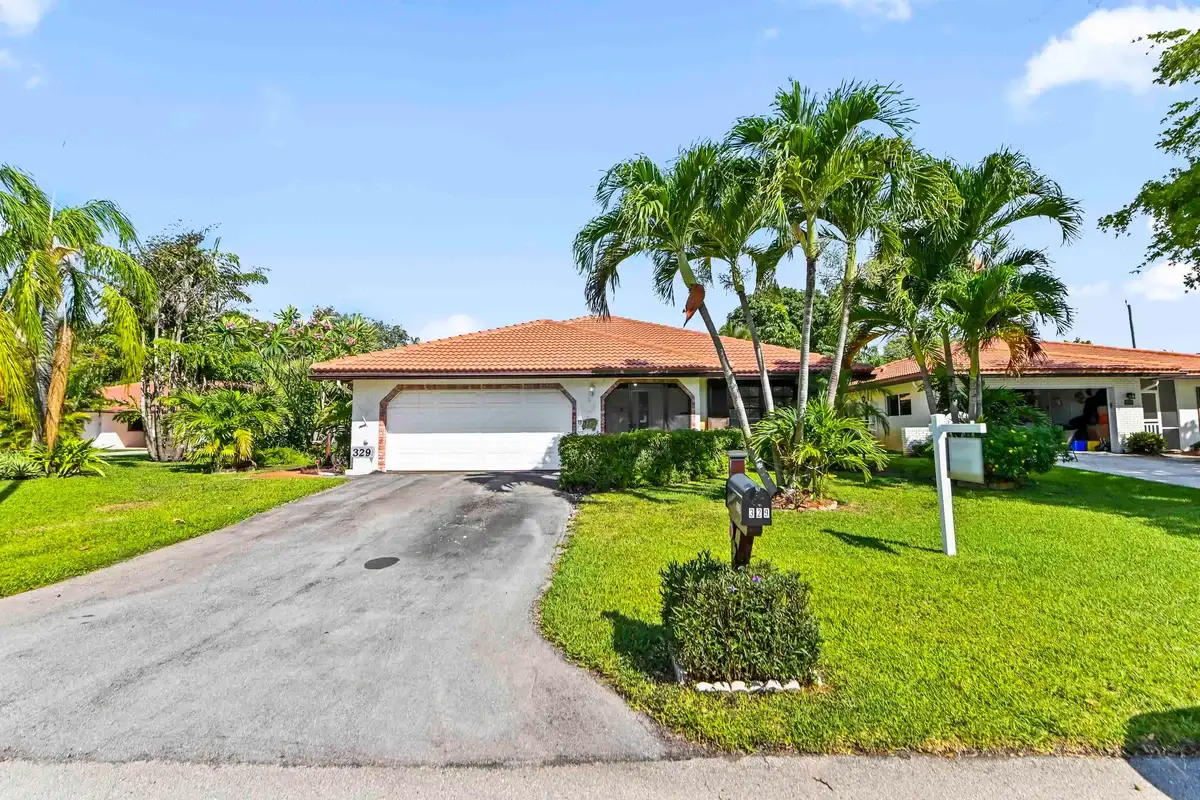 329 Knob Hill Blvd, Boca Raton: photo 1 of 35
